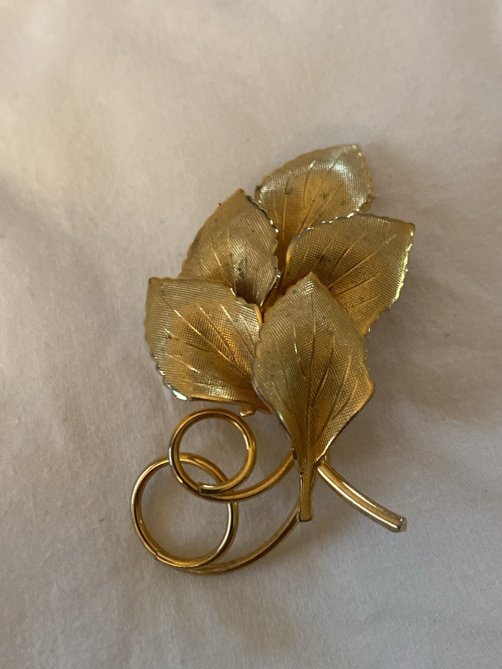 Gold Leaf Cluster Brooch - Classic Women Jewelry